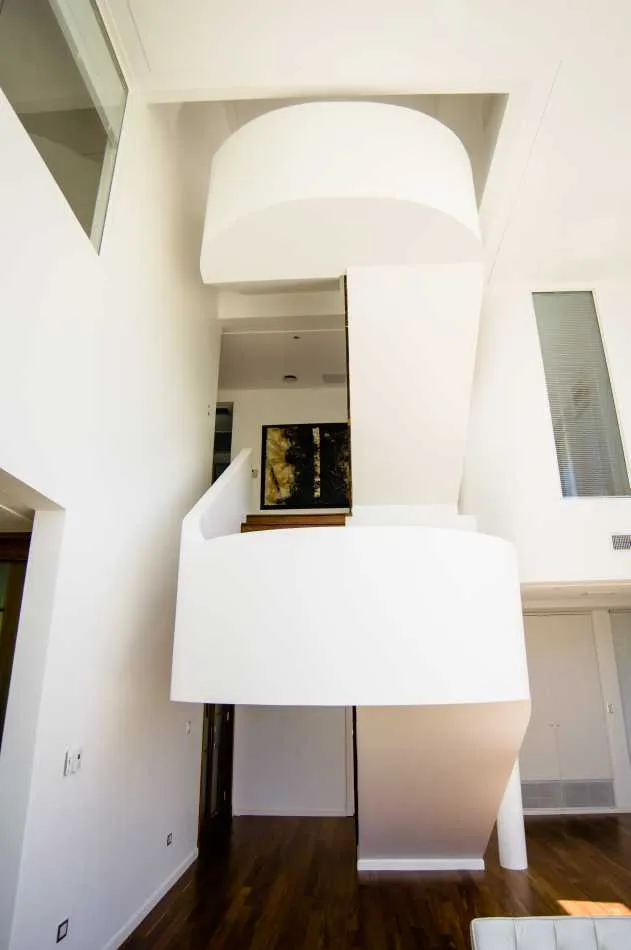 Imponente y discreta