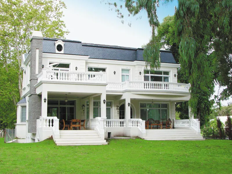 Simplemente, distinguida