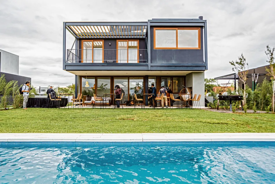 Inauguró Casa MIES 211