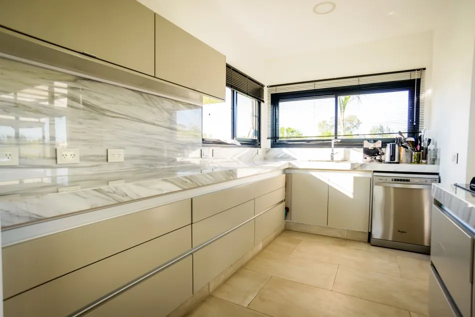 7 Contenedores, 1 Casa