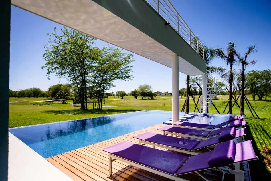 Imponente y discreta