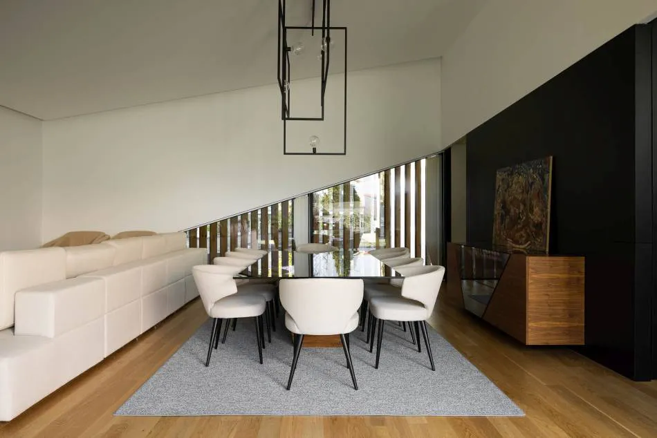 Tilt house
