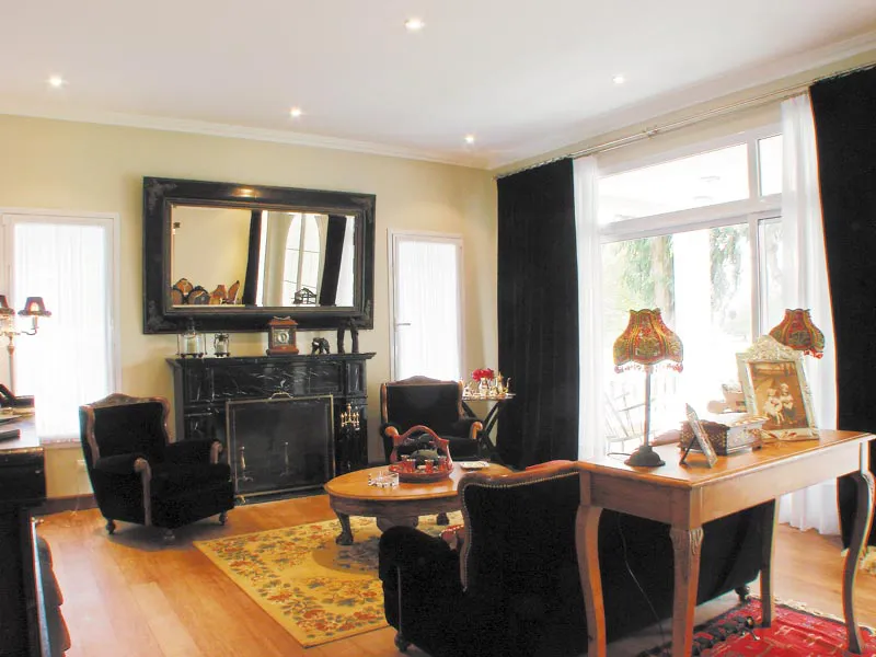 Simplemente, distinguida