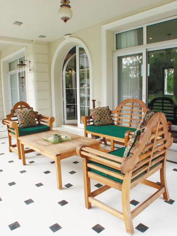 Simplemente, distinguida