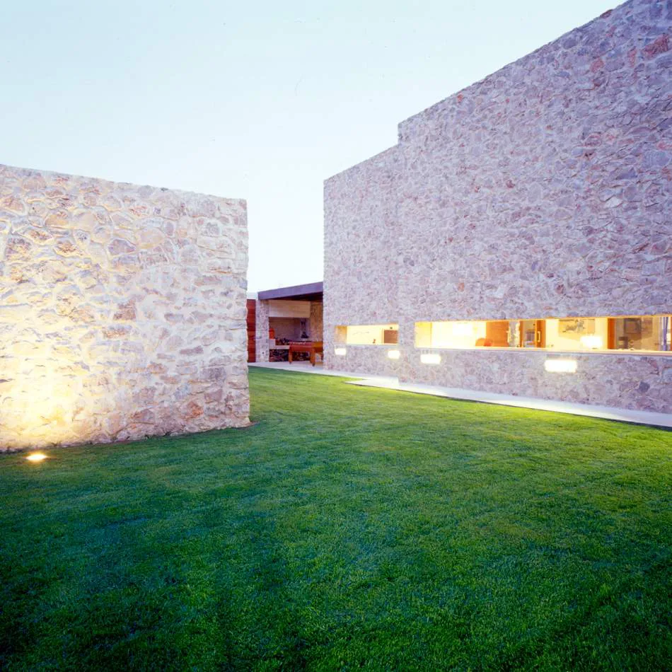 Entre la piedra y el agua