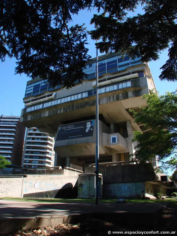 Con historia fundacional