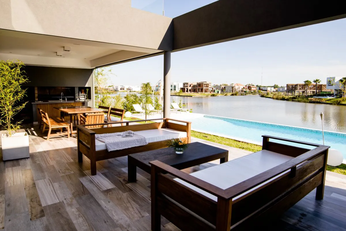 Inspirada en la laguna