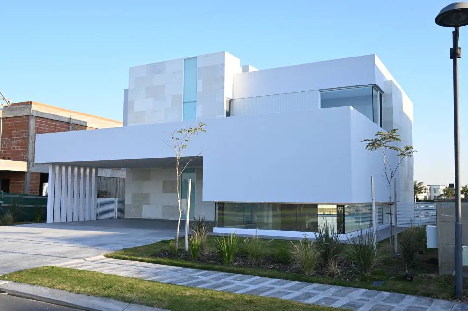 Una casa Total White