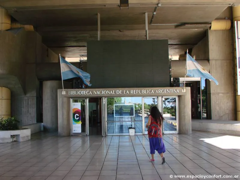 Con historia fundacional