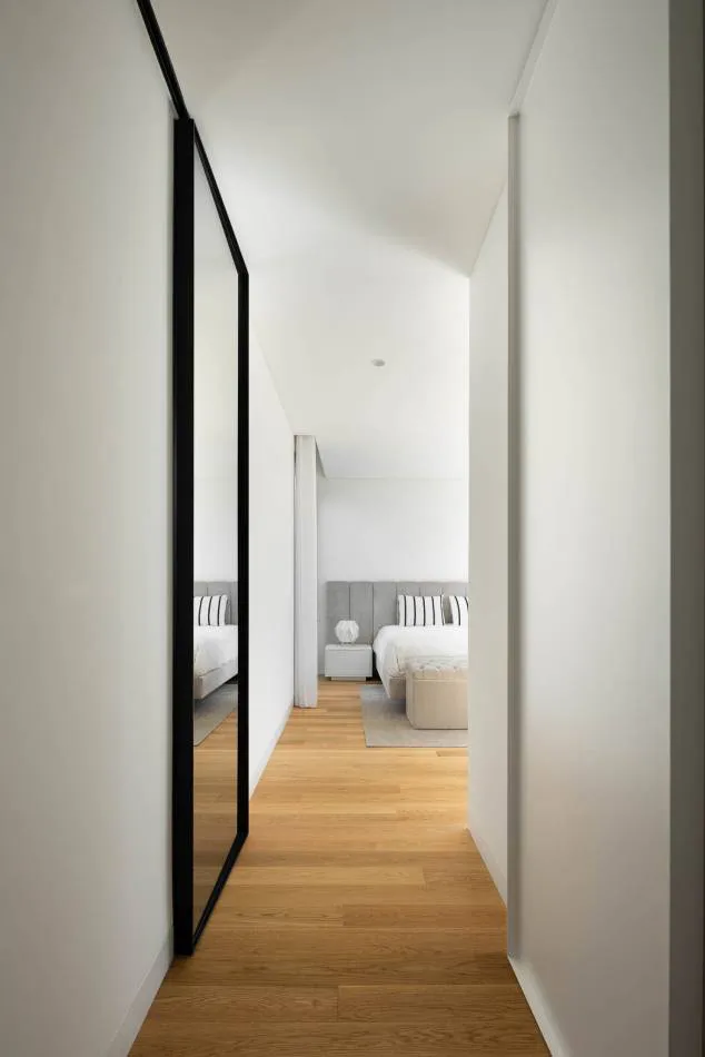Tilt house