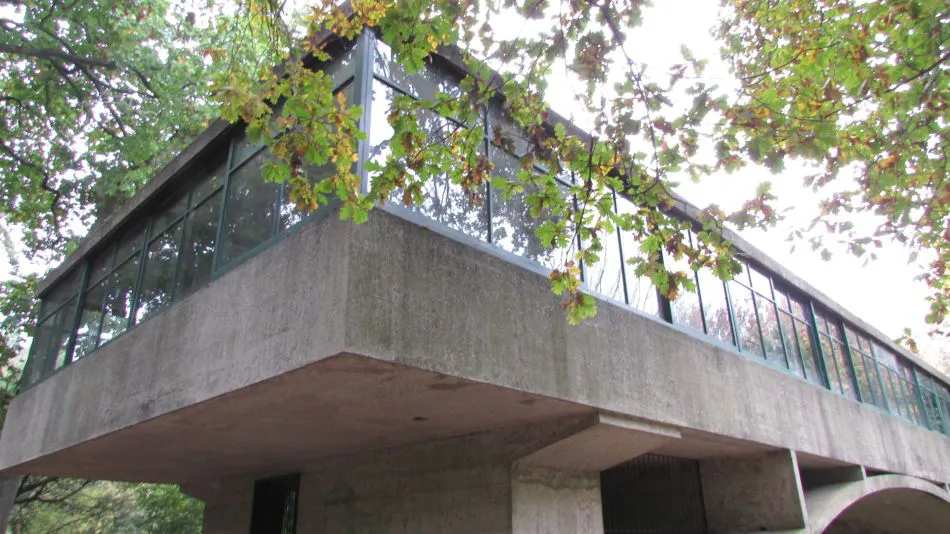 La Casa sobre el Arroyo