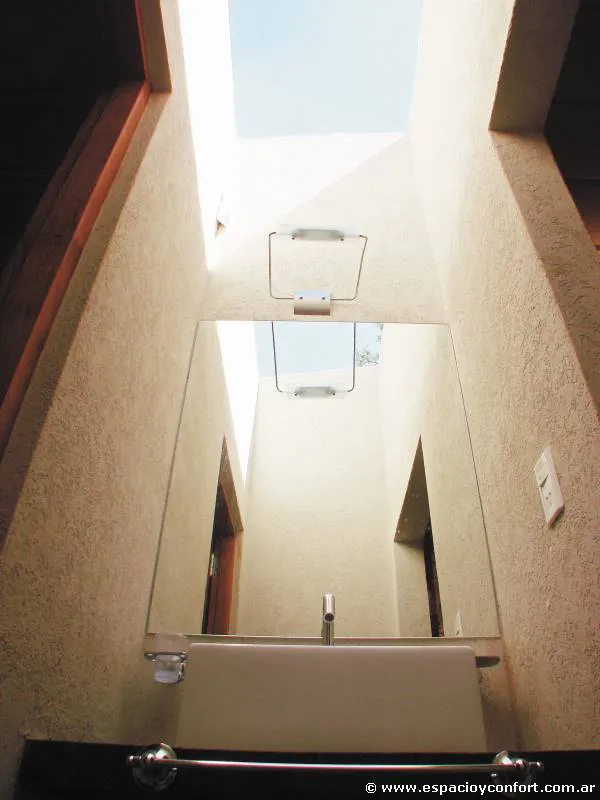 Con el carácter del viento