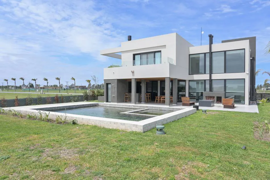 Refugio junto al lago