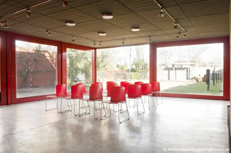 Transparente y moderno