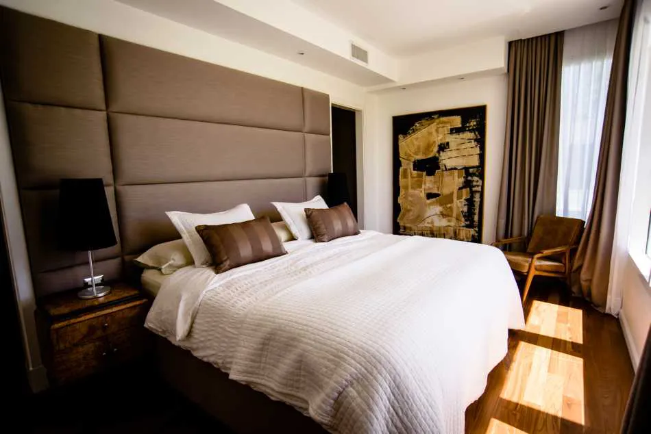 Imponente y discreta