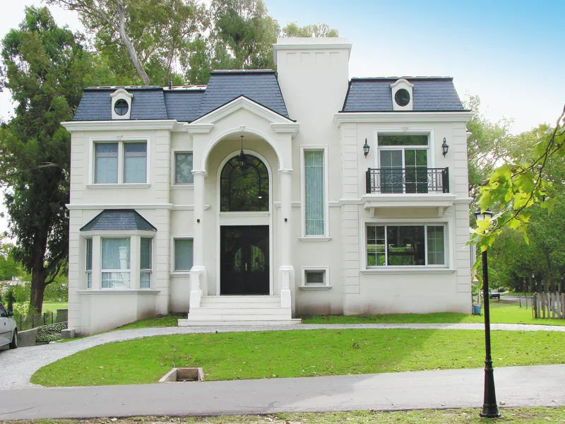 Simplemente, distinguida