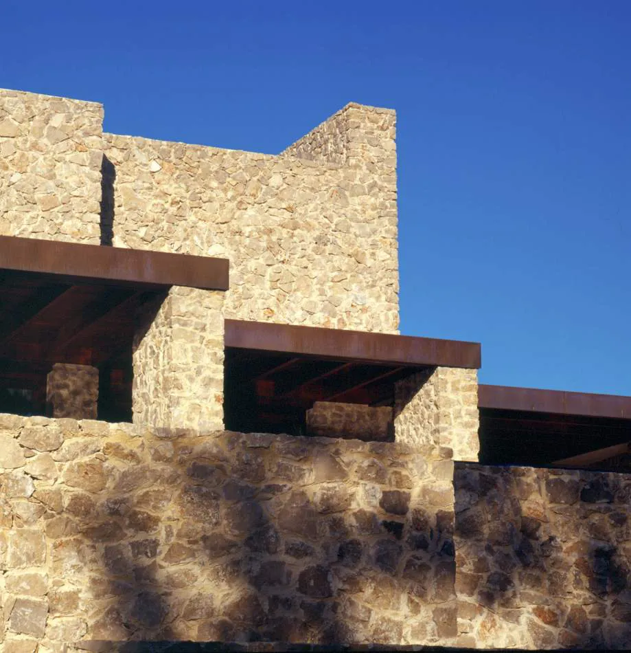 Entre la piedra y el agua