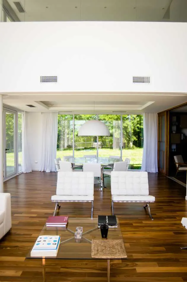 Imponente y discreta