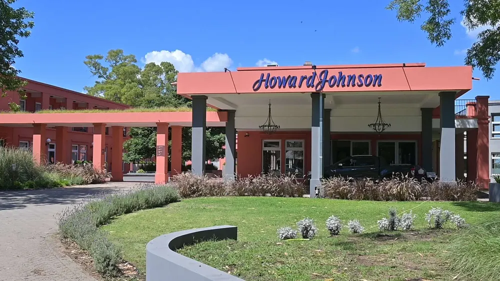 Howard johnson_25