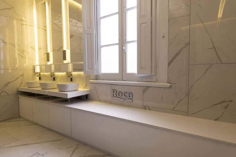 Especial Casa Foa: baños by Roca