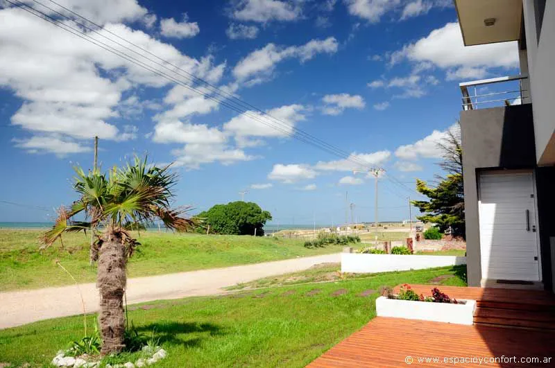 Con el mar en el horizonte