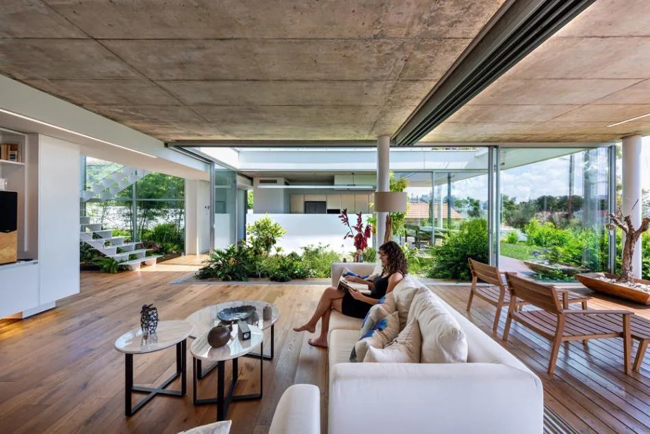 La casa del jardín en la ciudad