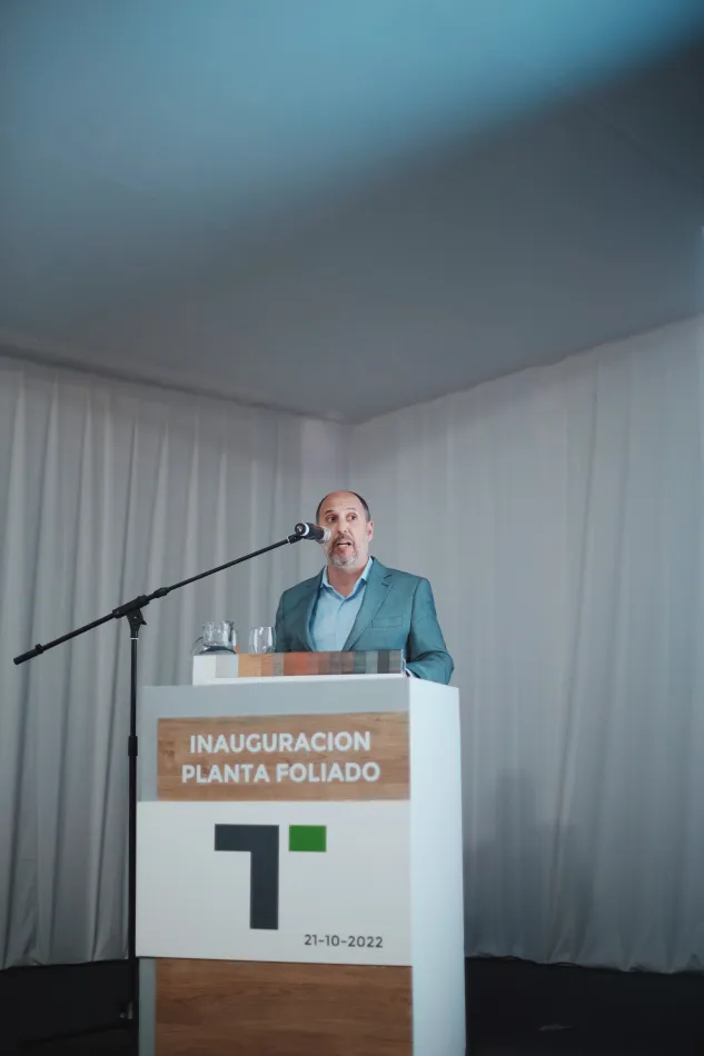 Tecnoperfiles inauguró una nueva planta de foliado
