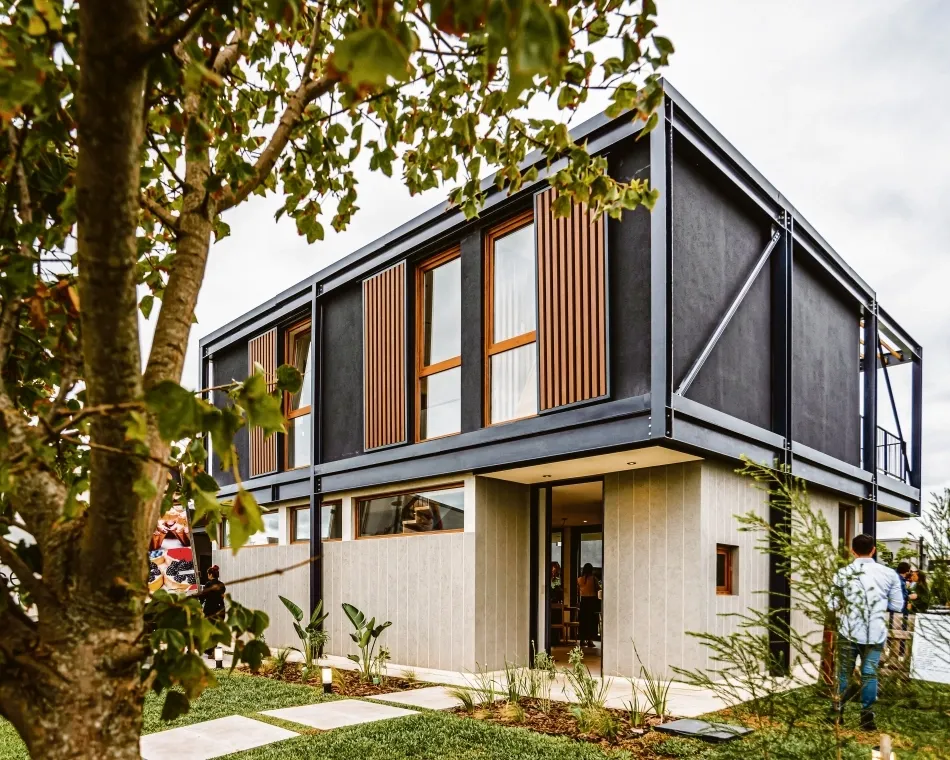 Inauguró Casa MIES 211