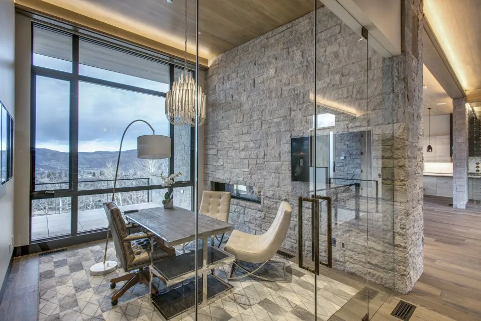 En una escena de montaña