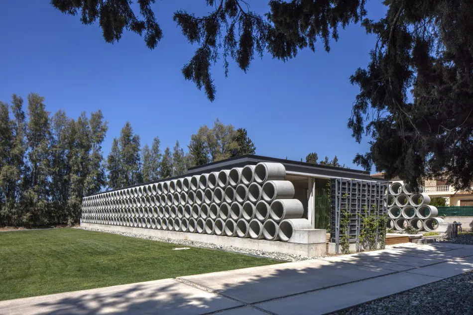 Con acento en lo singular