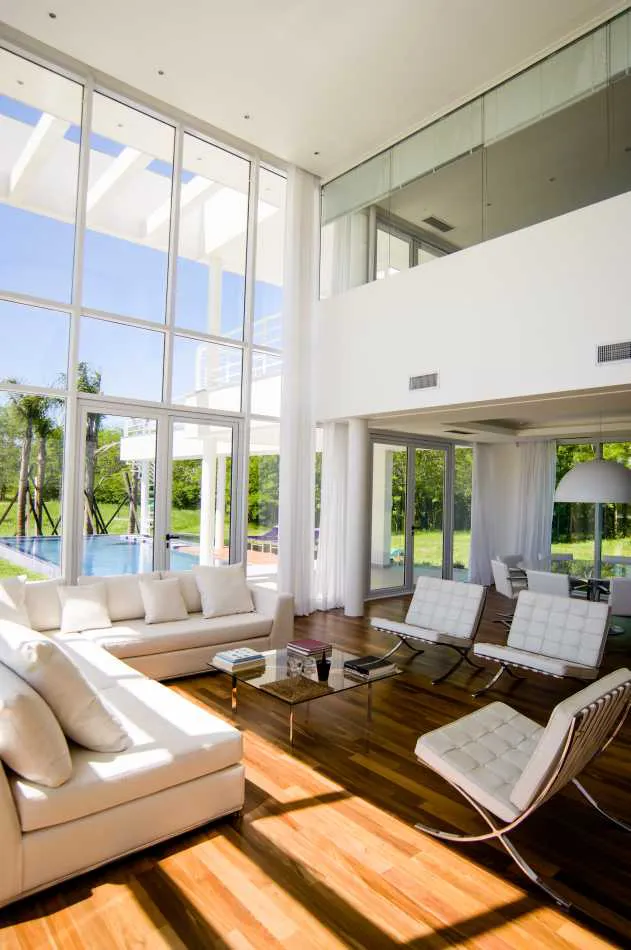 Imponente y discreta