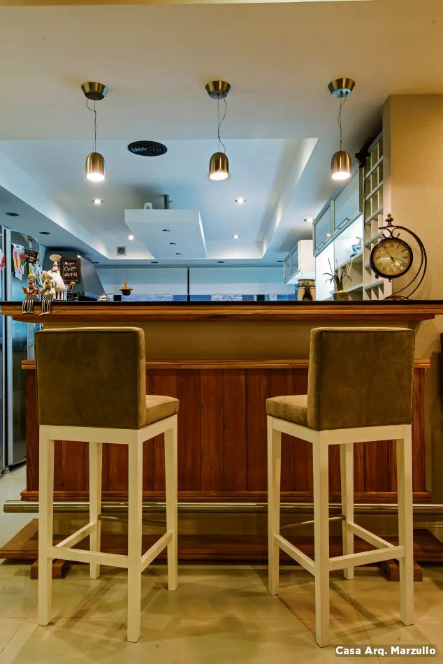 Bares y barras de madera