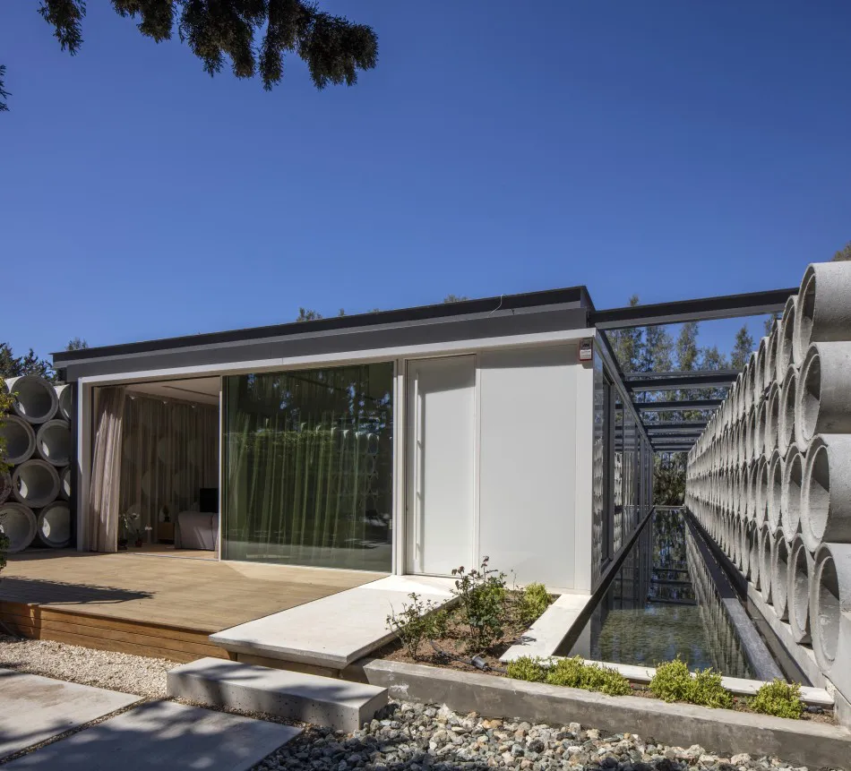 Con acento en lo singular